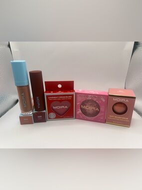 NWT 5 piece Moira Makeup Set